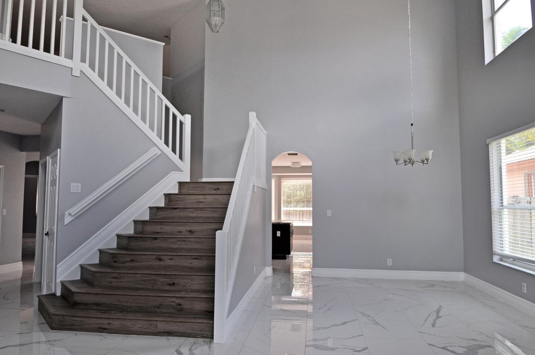 En Renta: $5,800 (4 camas, 2 baños, 3284 Pies cuadrados)