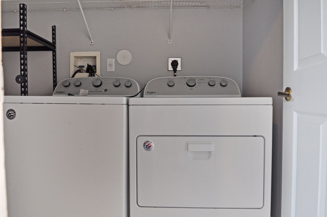 En Renta: $5,800 (4 camas, 2 baños, 3284 Pies cuadrados)