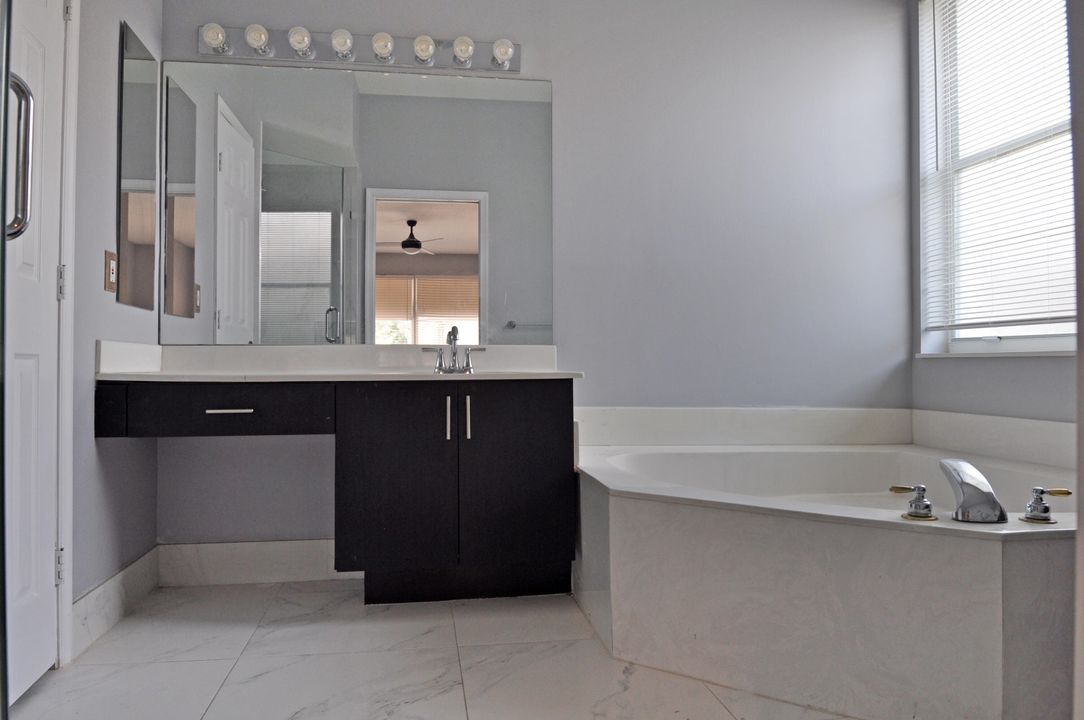 En Renta: $5,800 (4 camas, 2 baños, 3284 Pies cuadrados)