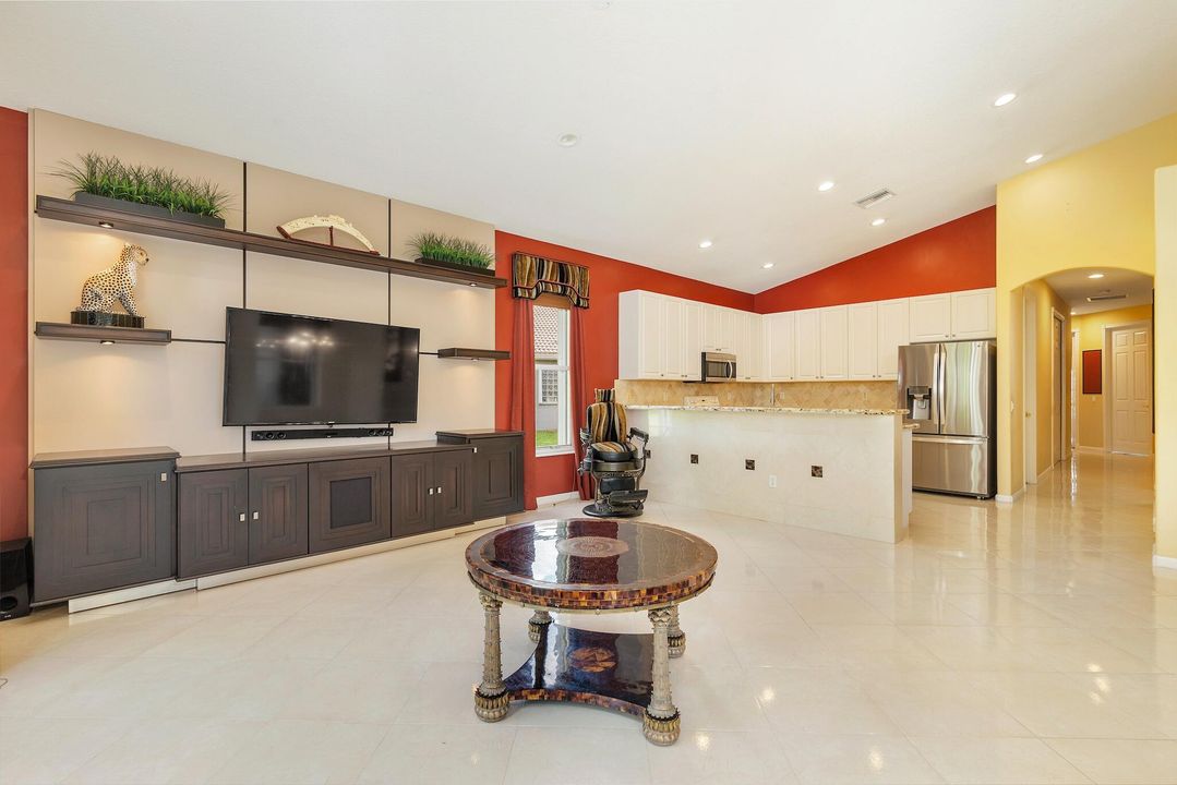 For Sale: $570,000 (3 beds, 2 baths, 2536 Square Feet)