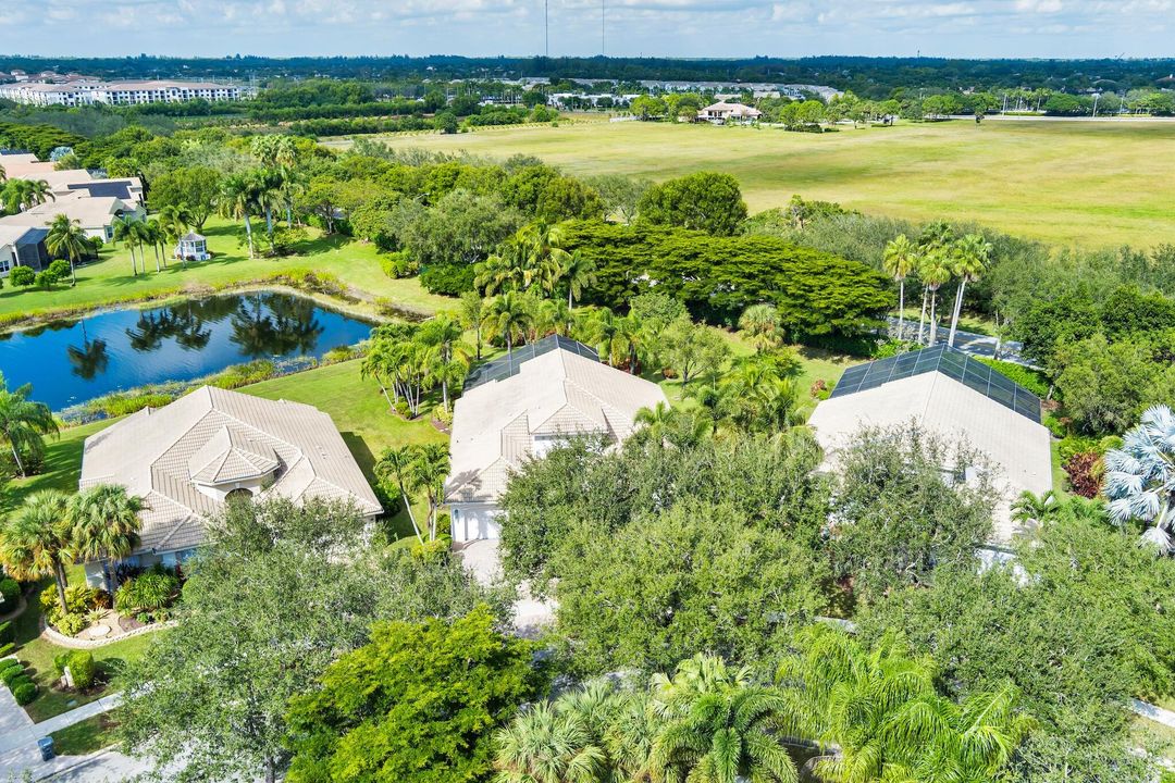 For Sale: $570,000 (3 beds, 2 baths, 2536 Square Feet)