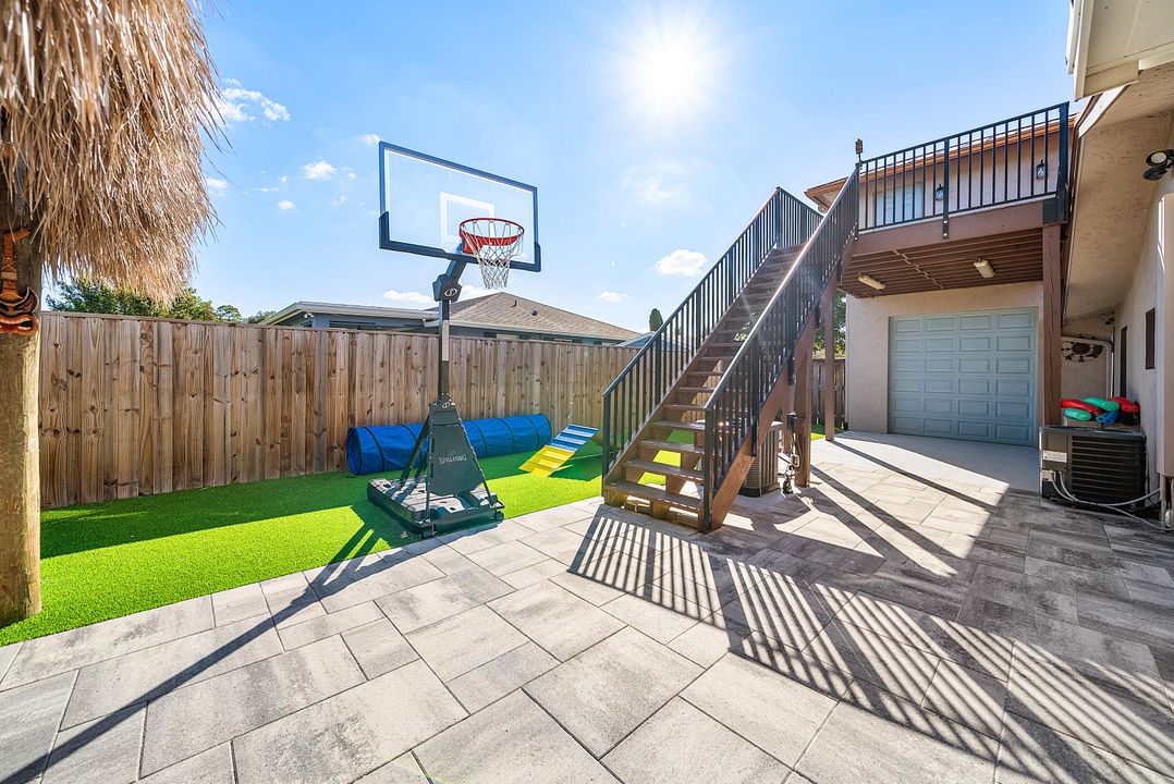 For Sale: $824,099 (3 beds, 2 baths, 1777 Square Feet)