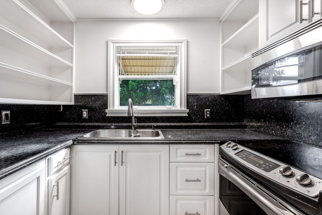 For Rent: $1,880 (2 beds, 1 baths, 950 Square Feet)