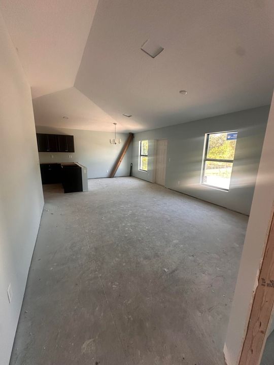 For Sale: $329,000 (3 beds, 2 baths, 1204 Square Feet)