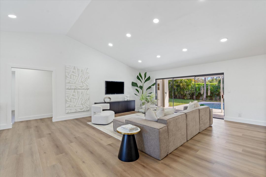 For Sale: $724,950 (3 beds, 2 baths, 2080 Square Feet)