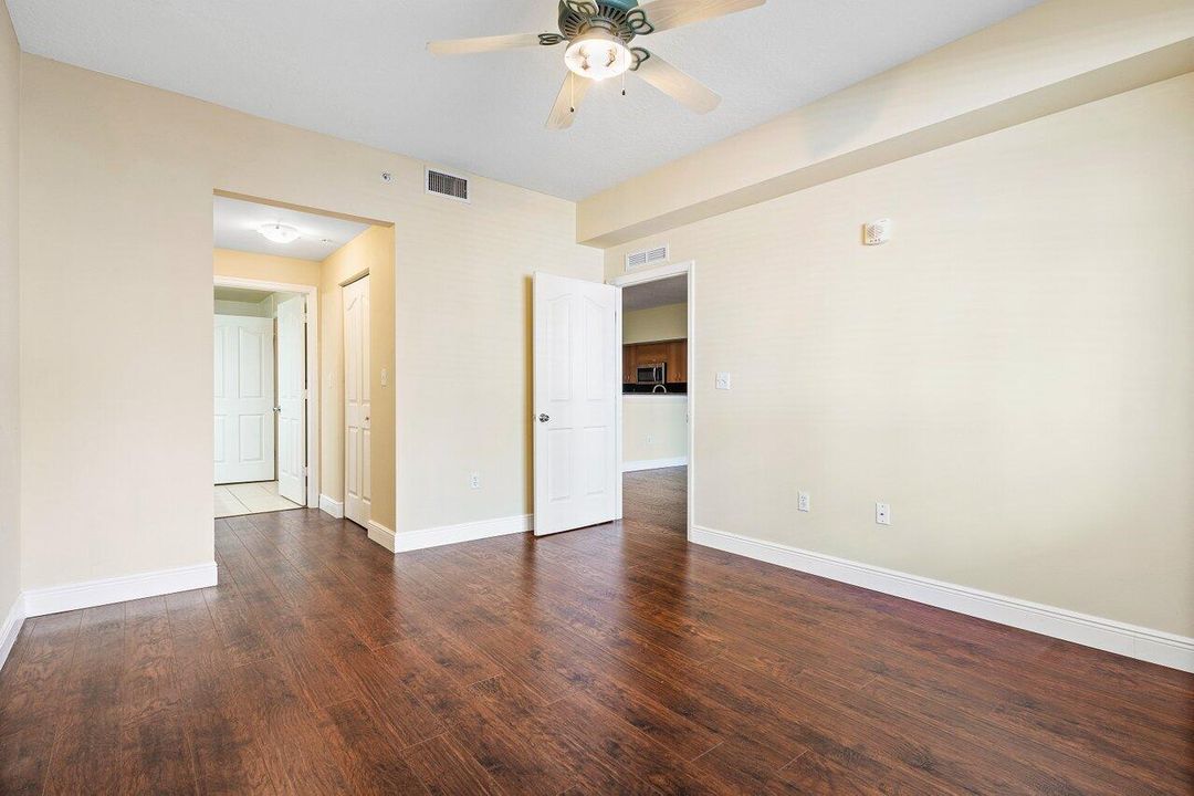 For Rent: $2,895 (1 beds, 1 baths, 864 Square Feet)