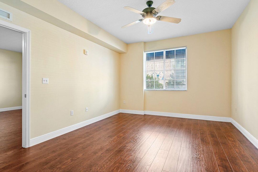 For Rent: $2,895 (1 beds, 1 baths, 864 Square Feet)