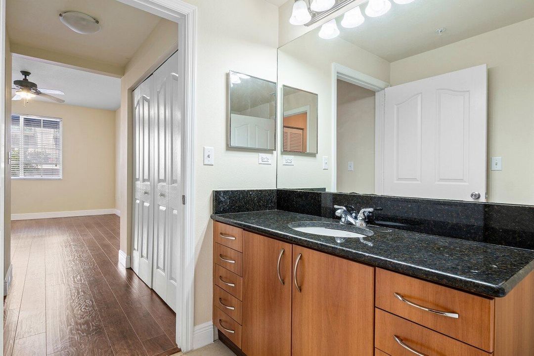 For Rent: $2,895 (1 beds, 1 baths, 864 Square Feet)