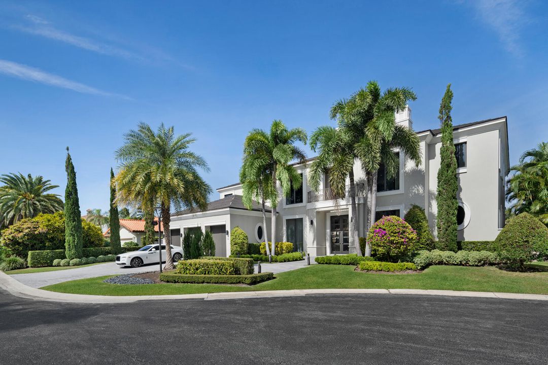 For Sale: $16,900,000 (4 beds, 5 baths, 7683 Square Feet)