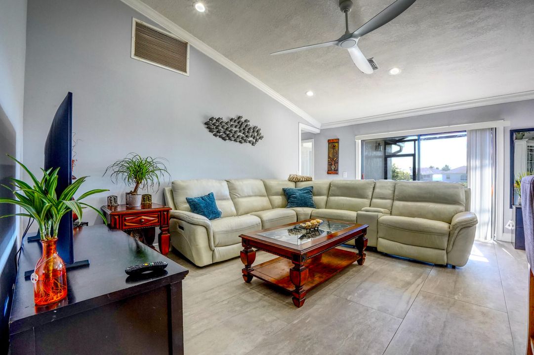 For Sale: $575,000 (3 beds, 2 baths, 1847 Square Feet)