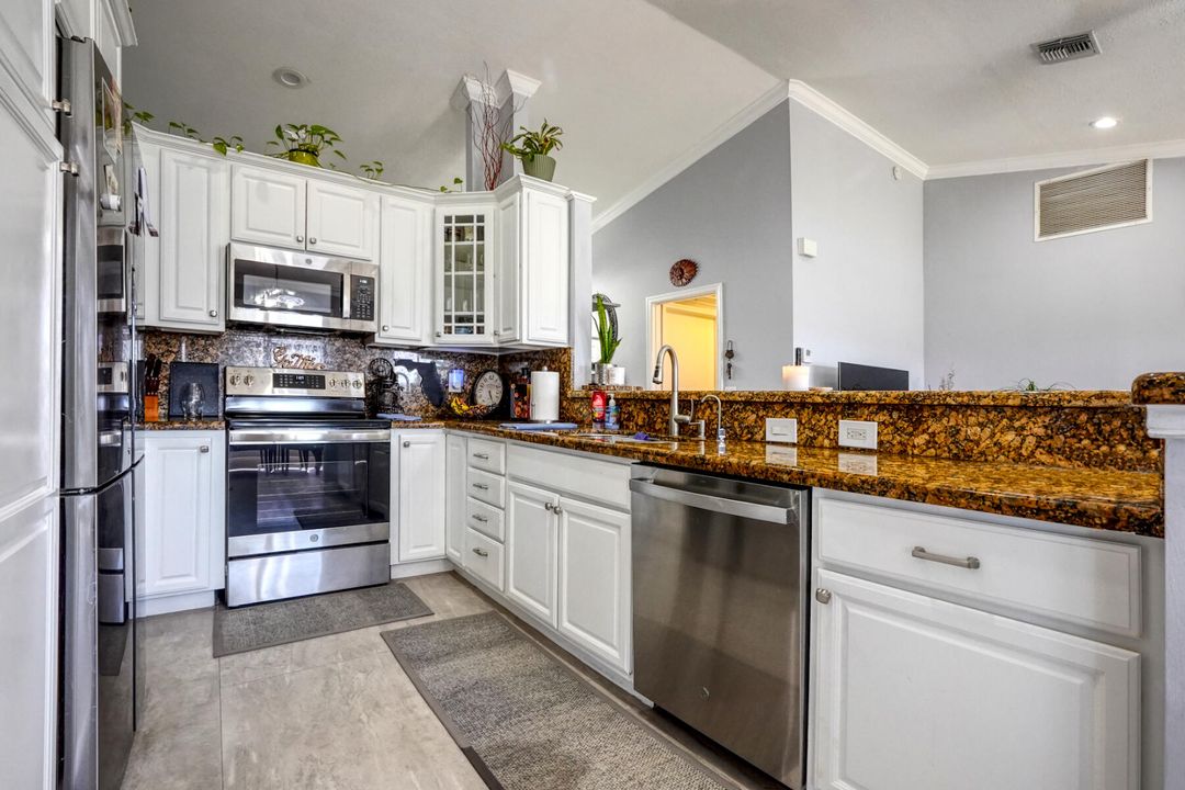 For Sale: $575,000 (3 beds, 2 baths, 1847 Square Feet)