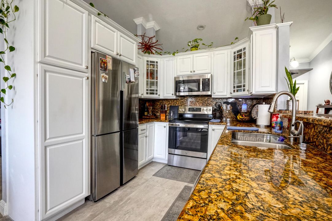 For Sale: $575,000 (3 beds, 2 baths, 1847 Square Feet)