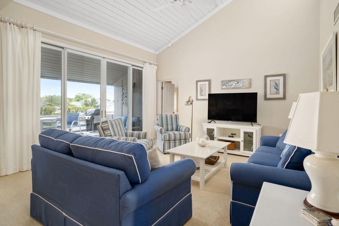 For Sale: $620,000 (2 beds, 2 baths, 1580 Square Feet)