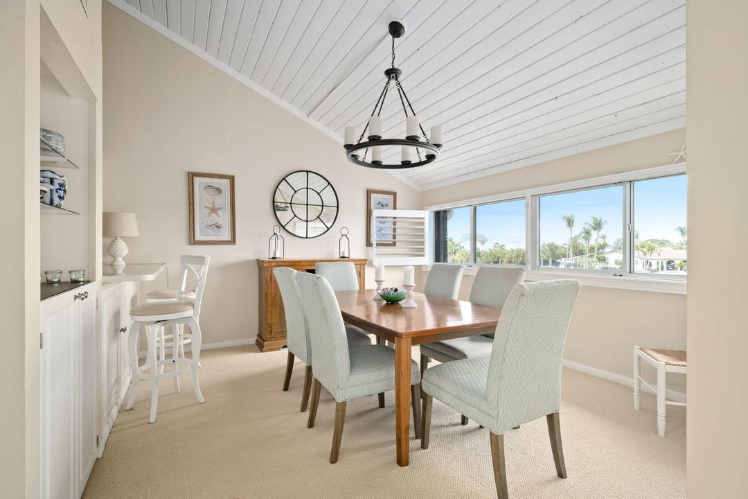 For Sale: $620,000 (2 beds, 2 baths, 1580 Square Feet)