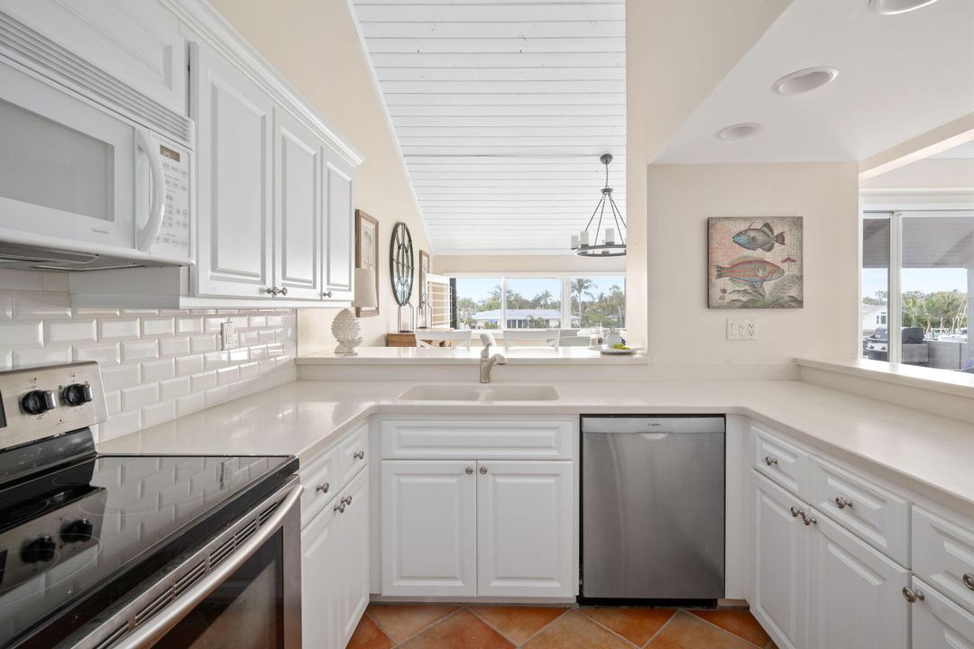 For Sale: $620,000 (2 beds, 2 baths, 1580 Square Feet)