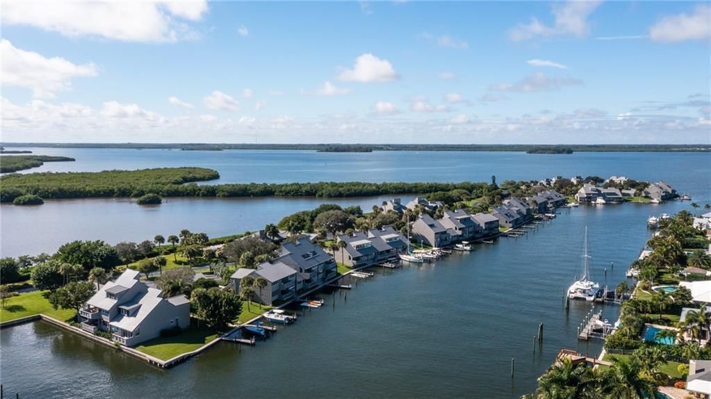 For Sale: $620,000 (2 beds, 2 baths, 1580 Square Feet)