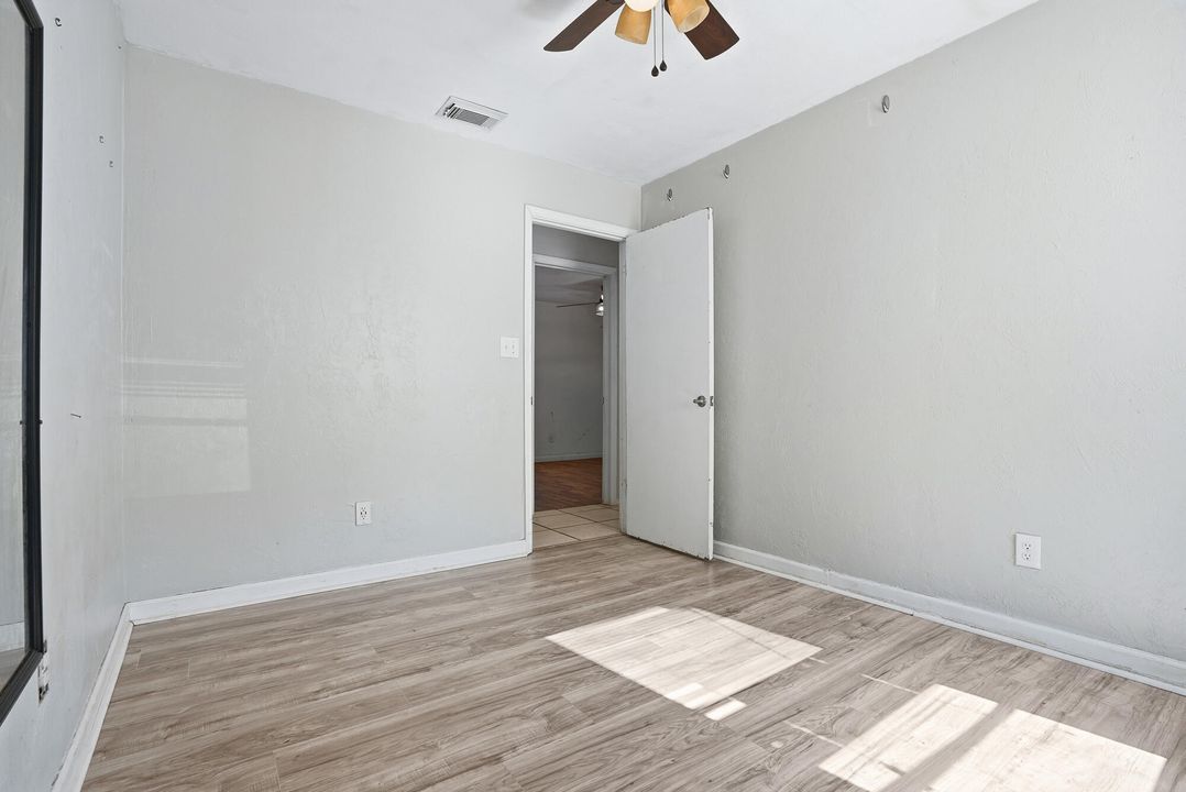 待售: $230,000 (3 贝兹, 2 浴室, 1030 平方英尺)