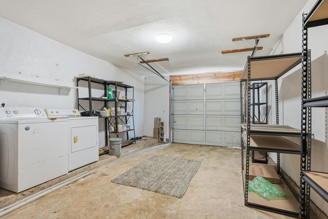 待售: $230,000 (3 贝兹, 2 浴室, 1030 平方英尺)