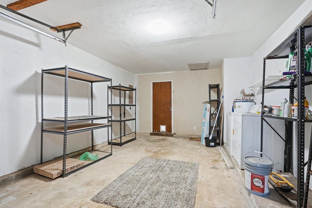 待售: $230,000 (3 贝兹, 2 浴室, 1030 平方英尺)