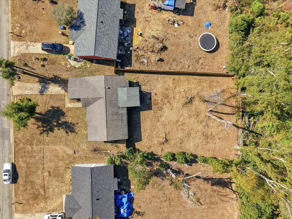 待售: $230,000 (3 贝兹, 2 浴室, 1030 平方英尺)