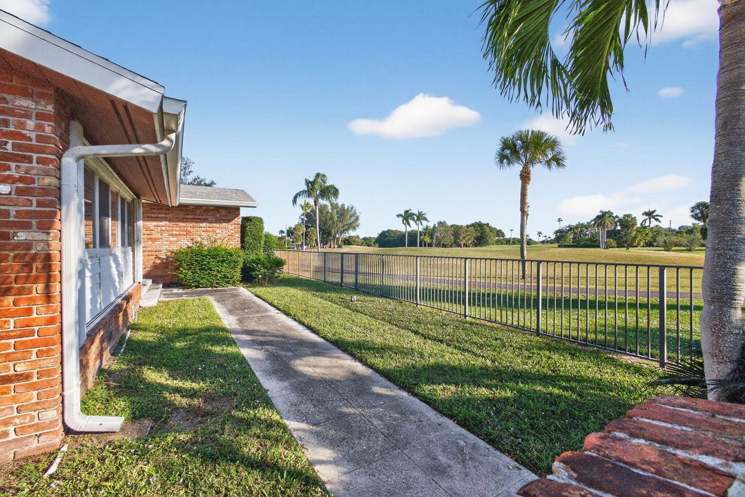 For Sale: $999,000 (3 beds, 2 baths, 2596 Square Feet)