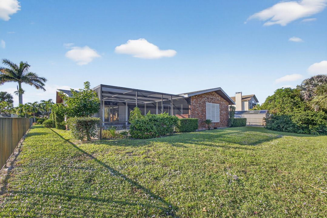 For Sale: $999,000 (3 beds, 2 baths, 2596 Square Feet)