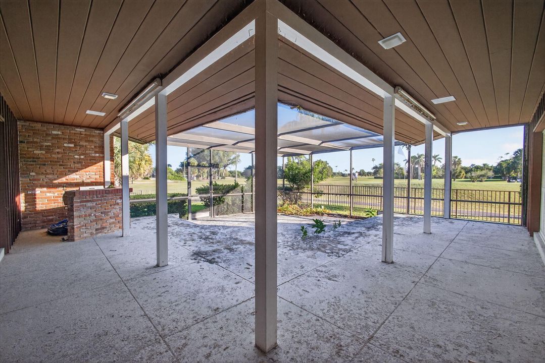 For Sale: $999,000 (3 beds, 2 baths, 2596 Square Feet)