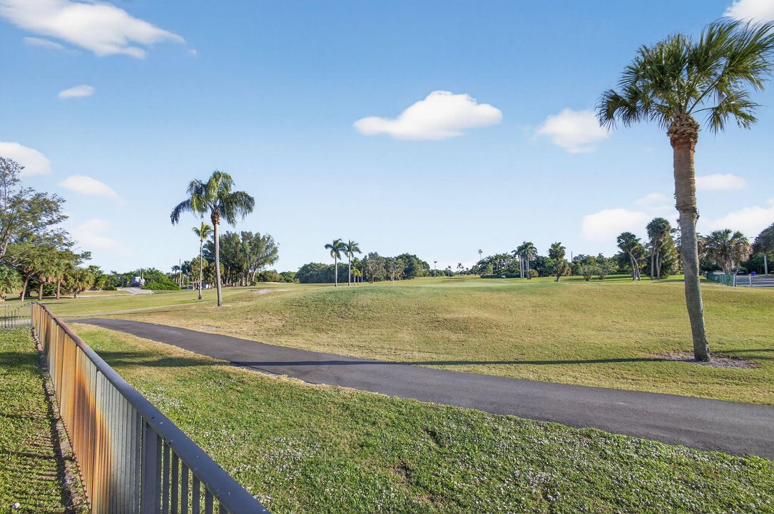 For Sale: $999,000 (3 beds, 2 baths, 2596 Square Feet)