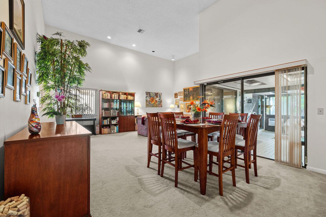 Active With Contract: $345,000 (2 beds, 2 baths, 1556 Square Feet)