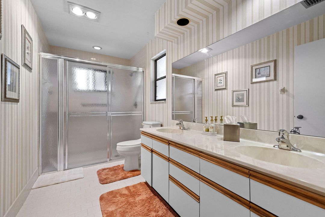 Active With Contract: $345,000 (2 beds, 2 baths, 1556 Square Feet)