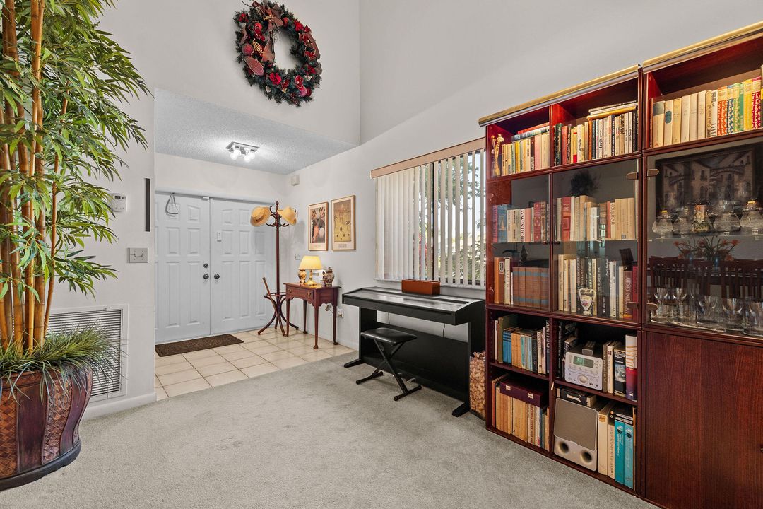 Active With Contract: $345,000 (2 beds, 2 baths, 1556 Square Feet)