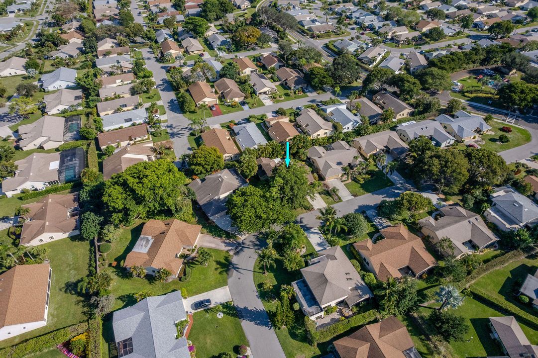 Active With Contract: $345,000 (2 beds, 2 baths, 1556 Square Feet)