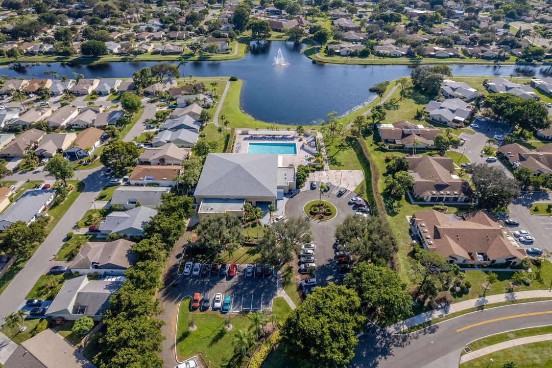 Active With Contract: $345,000 (2 beds, 2 baths, 1556 Square Feet)