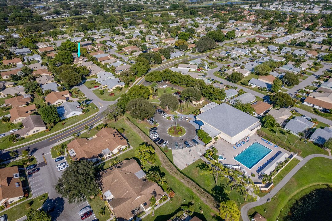 Active With Contract: $345,000 (2 beds, 2 baths, 1556 Square Feet)