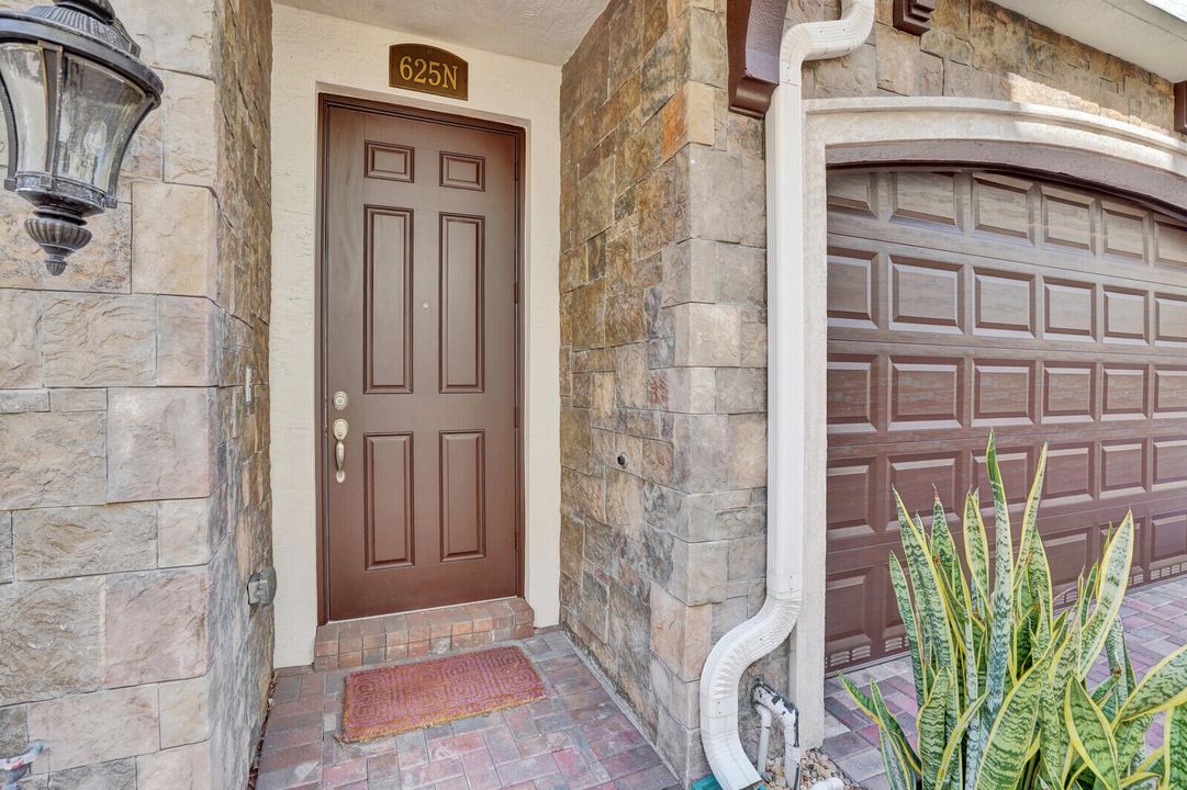 На продажу: $759,000 (3 спален, 2 ванн, 2487 Квадратных фут)