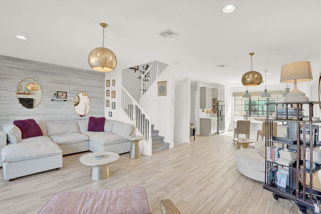 На продажу: $759,000 (3 спален, 2 ванн, 2487 Квадратных фут)