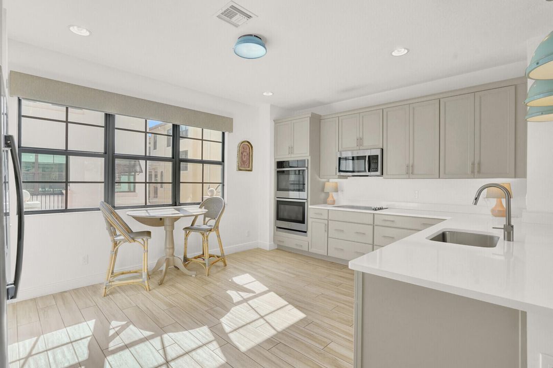 На продажу: $759,000 (3 спален, 2 ванн, 2487 Квадратных фут)