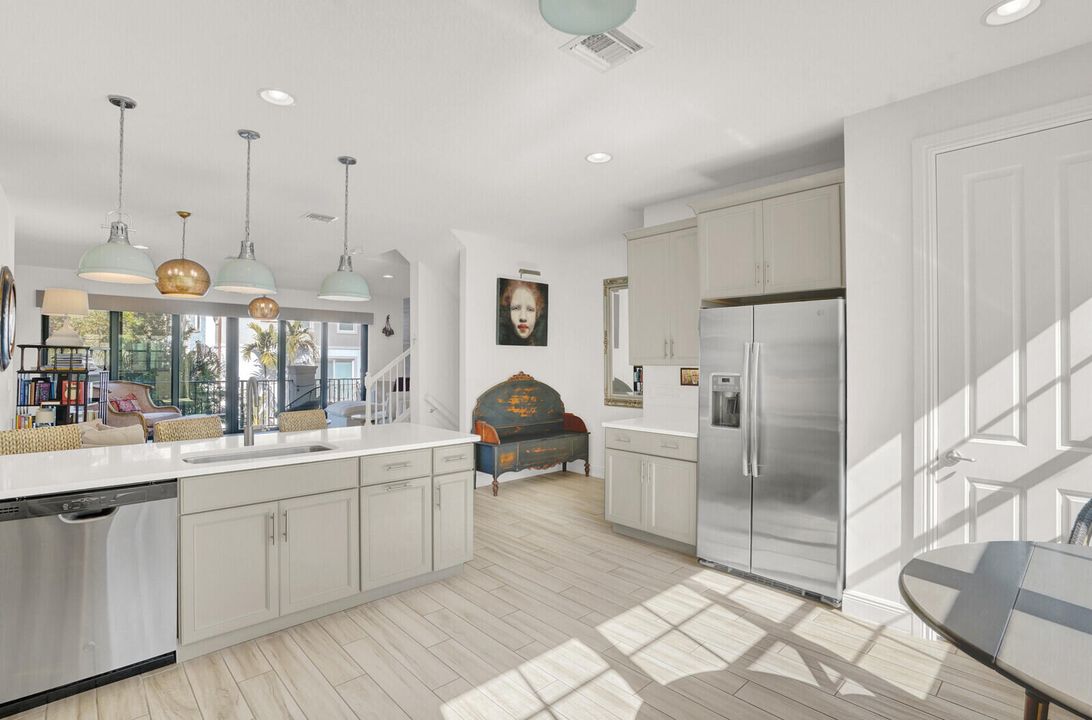 На продажу: $759,000 (3 спален, 2 ванн, 2487 Квадратных фут)