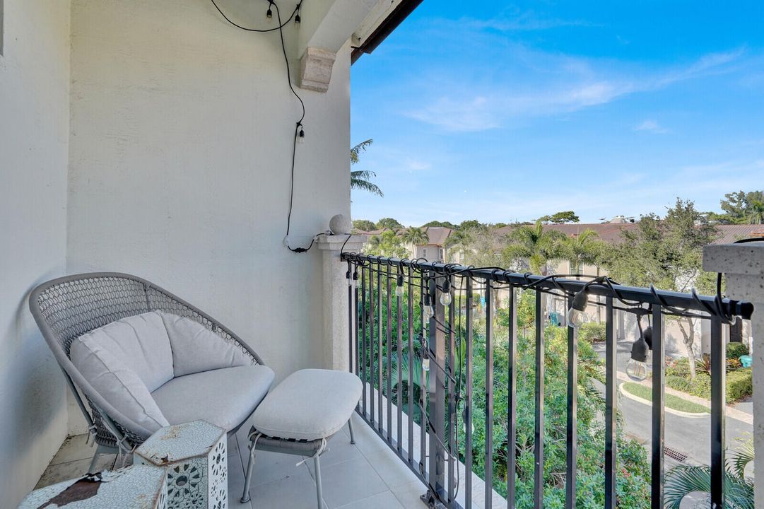 На продажу: $759,000 (3 спален, 2 ванн, 2487 Квадратных фут)