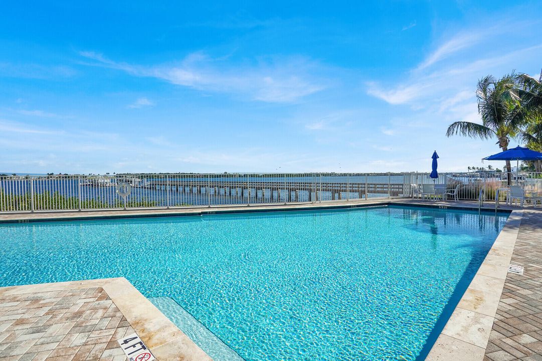 На продажу: $759,000 (3 спален, 2 ванн, 2487 Квадратных фут)