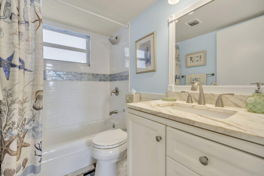 For Sale: $469,000 (2 beds, 2 baths, 1100 Square Feet)