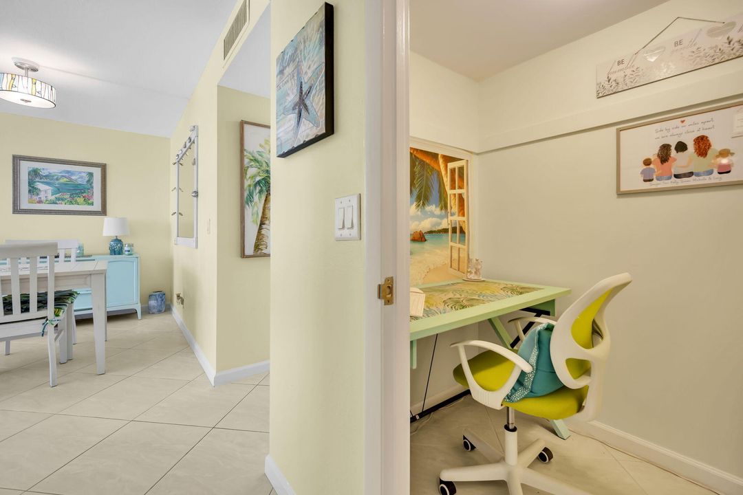 For Sale: $469,000 (2 beds, 2 baths, 1100 Square Feet)