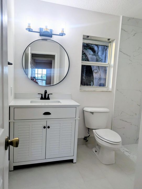 出租: $2,000 (1 贝兹, 1 浴室, 890 平方英尺)