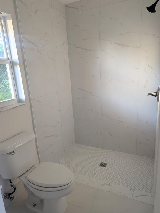 出租: $2,000 (1 贝兹, 1 浴室, 890 平方英尺)