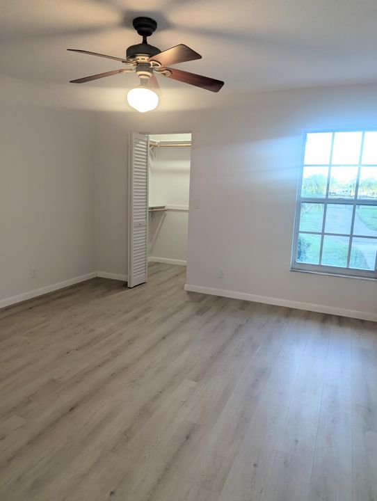 出租: $2,000 (1 贝兹, 1 浴室, 890 平方英尺)