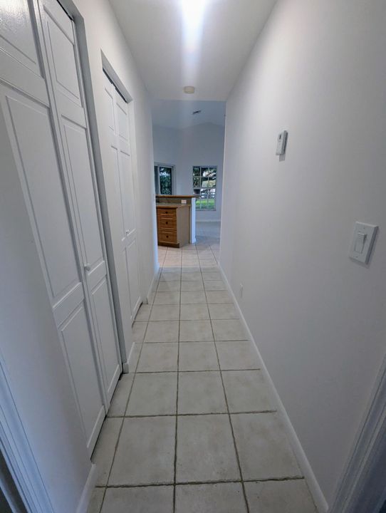 出租: $2,000 (1 贝兹, 1 浴室, 890 平方英尺)