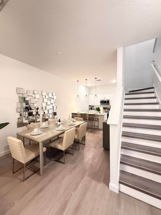 For Sale: $499,900 (5 beds, 5 baths, 2048 Square Feet)