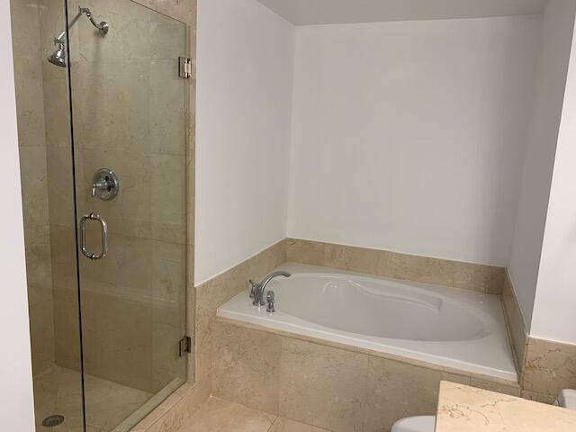 Active With Contract: $2,200 (1 beds, 1 baths, 805 Square Feet)