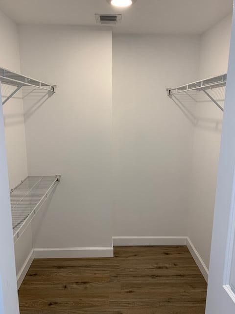 Active With Contract: $2,200 (1 beds, 1 baths, 805 Square Feet)