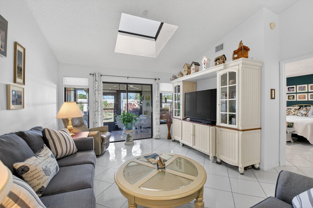 На продажу: $335,000 (3 спален, 2 ванн, 1469 Квадратных фут)